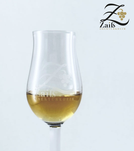 Glas mit Weinbrand -im alten Eichenfass gereift- | Weingut Zaiß | Stuttgart-Obertürkheim
