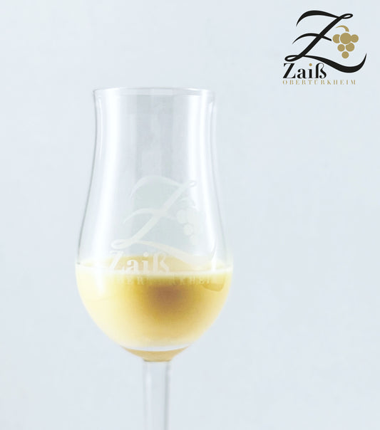 Glas mit Eierlikör | Edle Brände & Liköre | Weingut Zaiß | Stuttgart-Obertürkheim