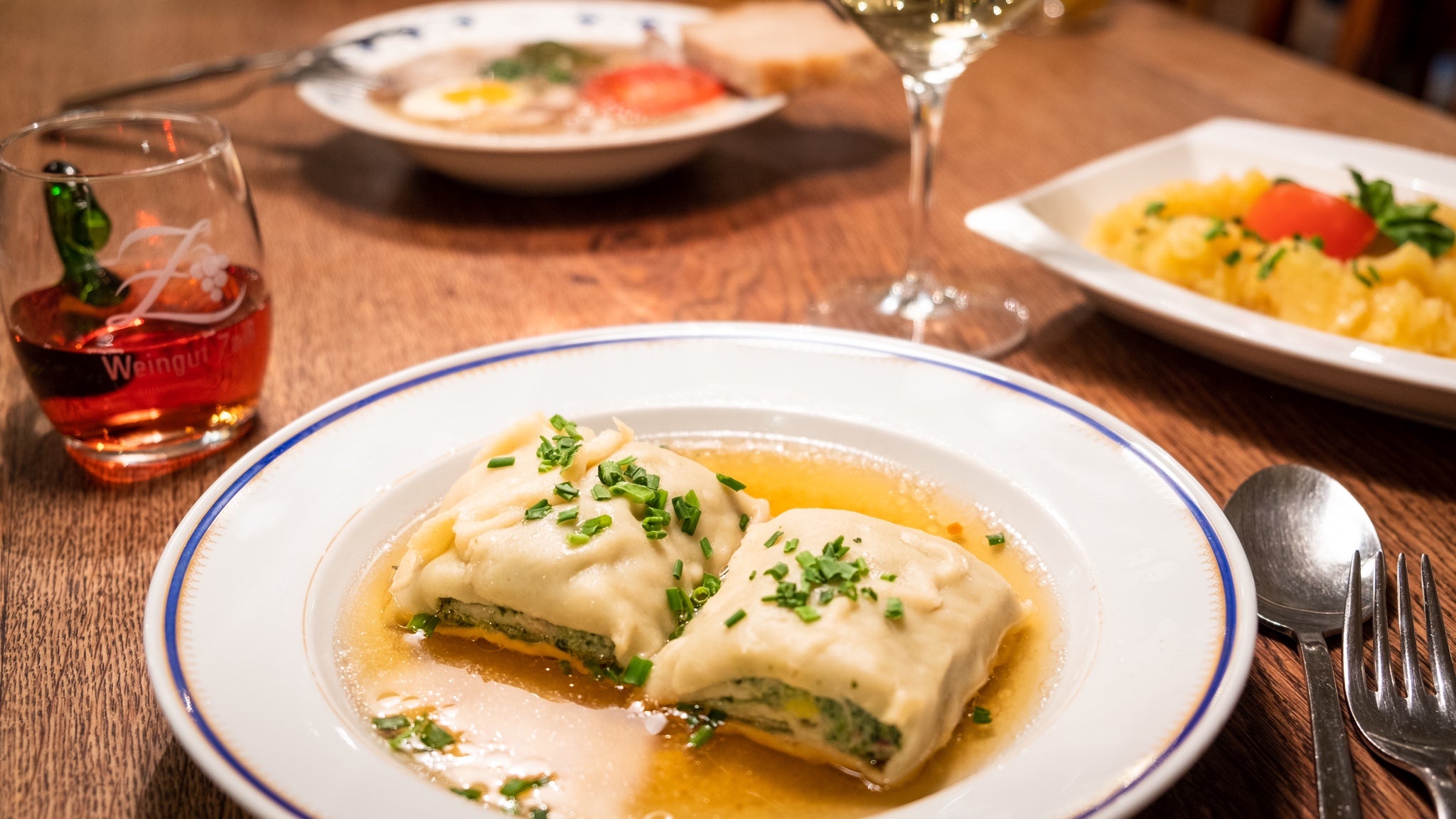 Maultaschen in der Brühe mit Kartoffelsalat