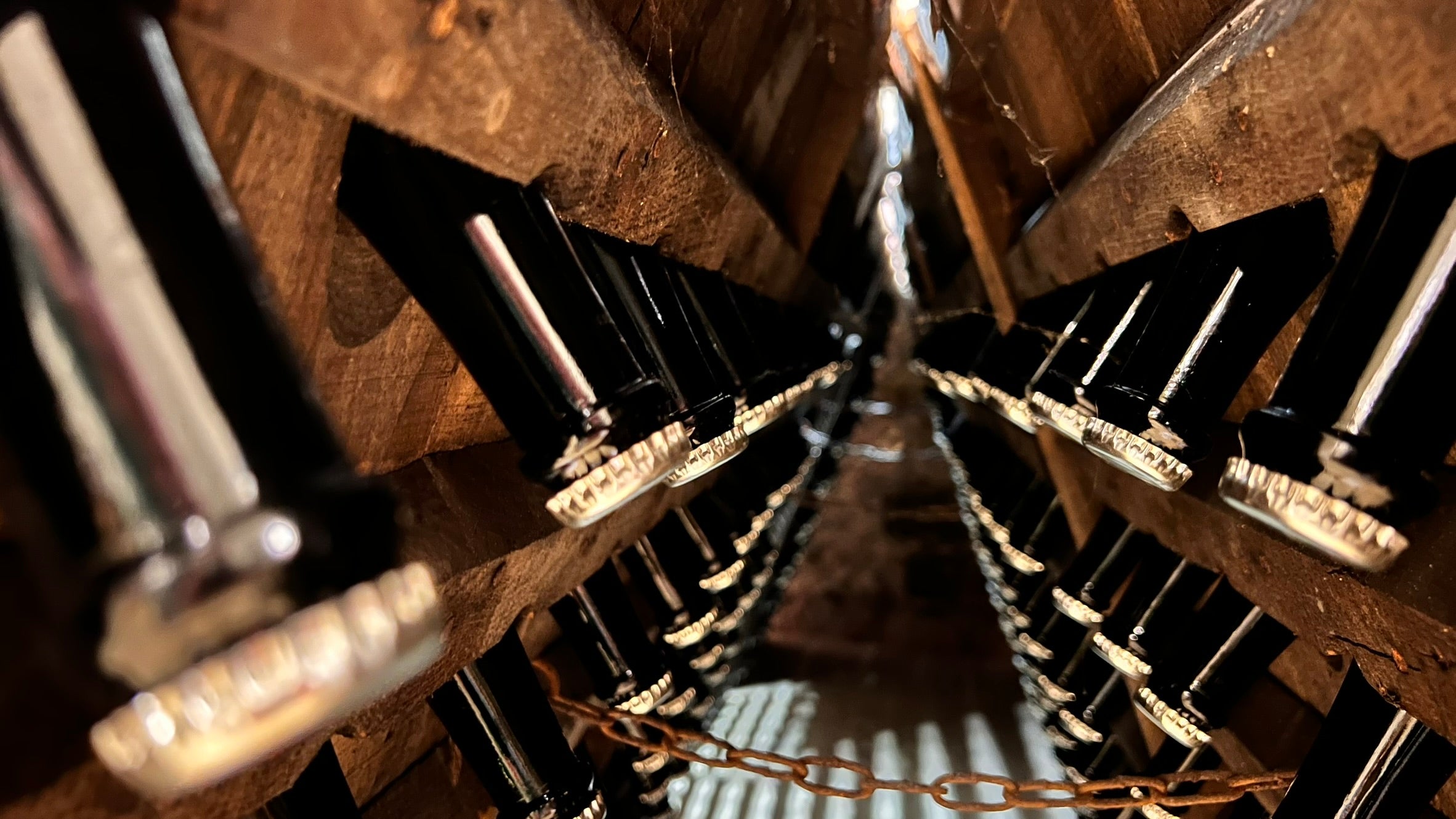 Rüttelpult - Sekt nach traditioneller Methode hergestellt | Weingut Zaiß