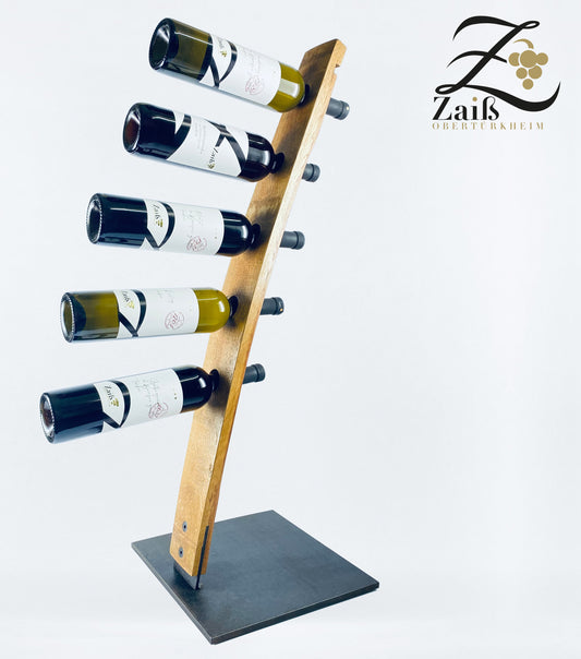 Weinregal mit 5 Weinflaschen